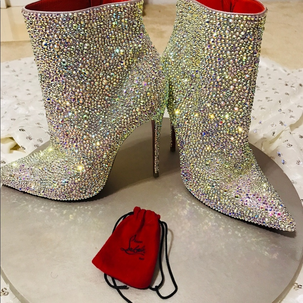 [SOLD]❤️Christian Louboutin So Kate Booties